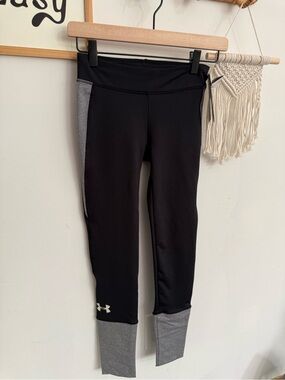 Under Armour - *NWT* - girls leggings